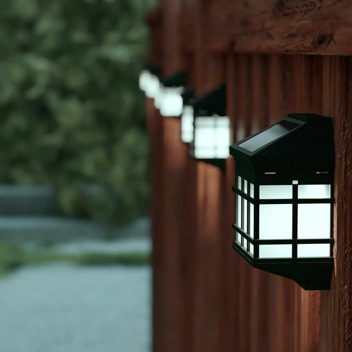 Decorative Wall Mount Solar Powered Lighting for Decks and Fencing in Black